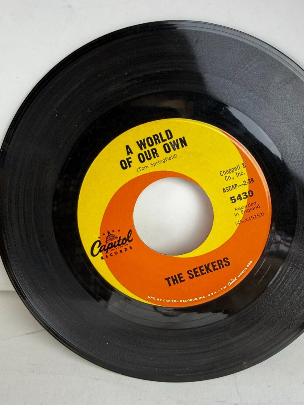The Seekers A World of Our Own / Sinner Man 7" Vinyl 45 RPM Single Capitol 5430